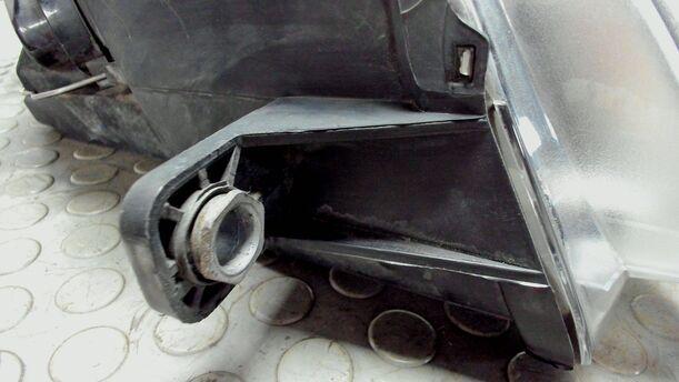 Foto: XENONSCHEINWERFER LINKS eines VW Passat Variant 2.0 TDI DPF CLX
