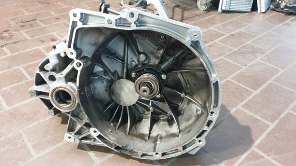 Foto: SCHALTGETRIEBE 5-GANG eines Ford Focus Turnier 1.6 TDCi DPF CLX