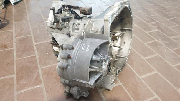 Foto: SCHALTGETRIEBE 5-GANG eines Ford Focus Turnier 1.6 TDCi DPF CLX
