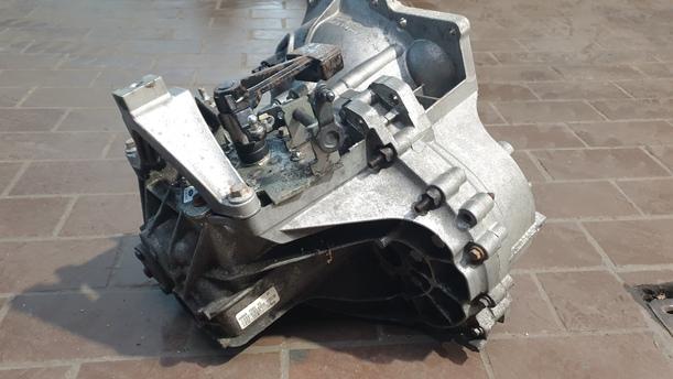 Foto: SCHALTGETRIEBE 5-GANG eines Ford Focus Turnier 1.6 TDCi DPF CLX