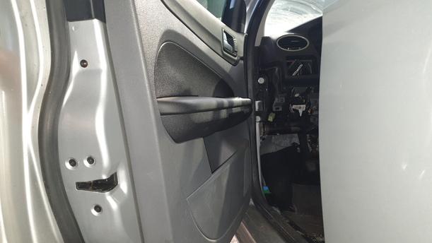 Foto: TÜR VORNE LINKS ( 4/5 TÜRER ) eines Ford Focus Turnier 1.6 TDCi DPF CLX