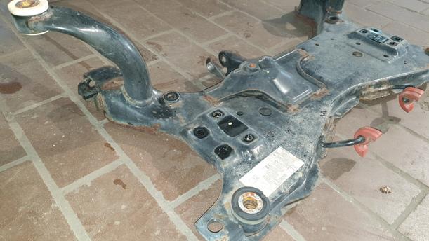Foto: VORDERACHSE / ACHSE VORNE eines Ford Focus Turnier 1.6 TDCi DPF Sport