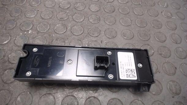 Foto: FENSTERHEBERSCHALTER VORNE LINKS / FAHRERSEITE eines Ford Focus Turnier 1.6 TDCi DPF Sport