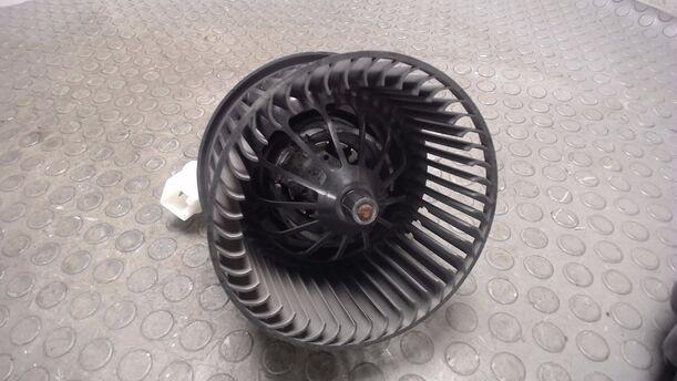 Foto: HEIZUNGSGEBLÄSE ( KLIMA ) MIT WIDERSTAND eines Ford Focus Turnier 1.6 TDCi DPF Sport