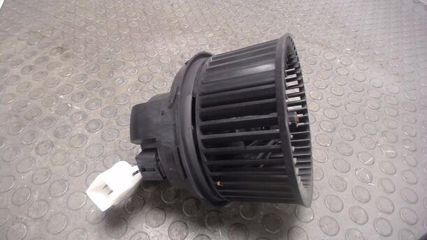 Foto: HEIZUNGSGEBLÄSE ( KLIMA ) MIT WIDERSTAND eines Ford Focus Turnier 1.6 TDCi DPF Sport