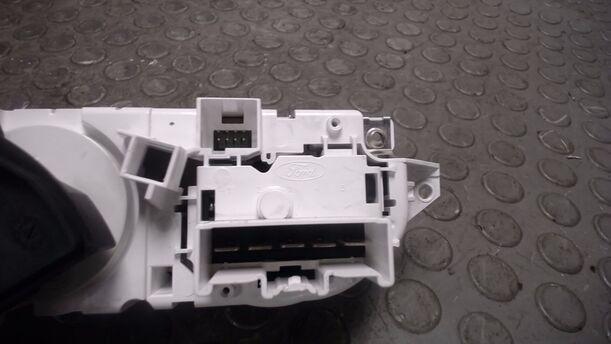Foto: HEIZUNGSBETÄTIGUNG ( KLIMA ) eines Ford Focus Turnier 1.6 TDCi DPF Sport