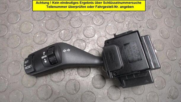 Foto: BLINKSCHALTER / KOMBISCHALTER eines Ford Focus Turnier 1.6 TDCi DPF Sport