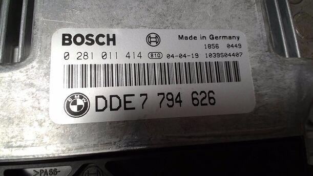 Foto: STEUERGERÄT DIESELEINSPRITZUNG/ MOTORSTEUERGERÄT eines BMW X5 3.0 d Sport