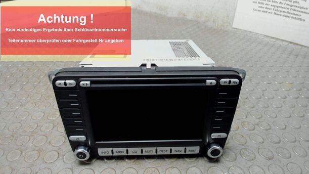Foto: RADIO NAVIGATION ( MIT RADIOCODE ) eines VW Passat Variant 2.0 TDI DPF Sport