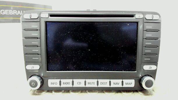 Foto: RADIO NAVIGATION ( MIT RADIOCODE ) eines VW Passat Variant 2.0 TDI DPF Sport