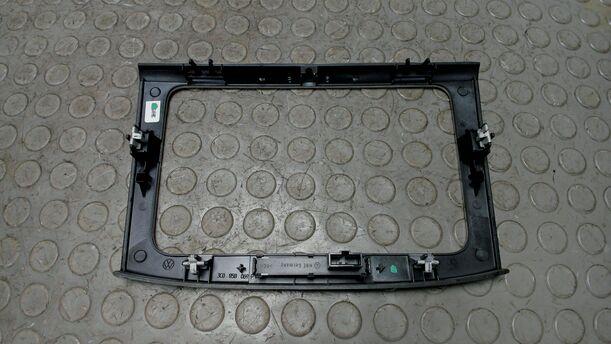 Foto: RADIOBLENDE eines VW Passat Variant 2.0 TDI DPF Sport