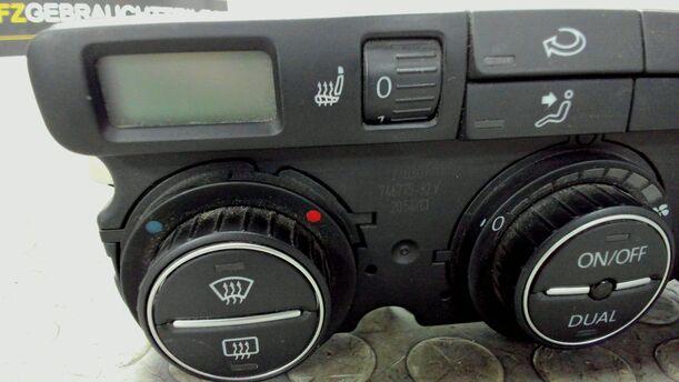 Foto: HEIZUNGBSBETÄTIGUNG ( KLIMAAUTOMATIK ) eines VW Passat Variant 2.0 TDI DPF Sport