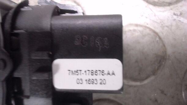 Foto: SCHALTER SPIEGELEINKLAPPEN / ANKLAPPEN eines Ford Focus Turnier 1.6 TDCi DPF Sport