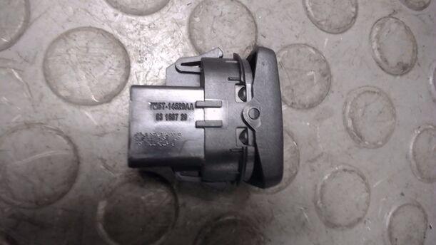 Foto: FENSTERHEBERSCHALTER eines Ford Focus Turnier 1.6 TDCi DPF Sport