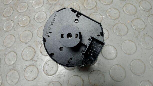 Foto: LICHTSCHALTER eines VW Passat Variant 2.0 TDI DPF Sport