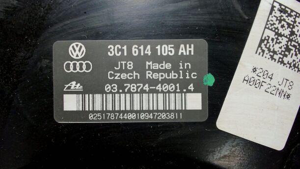 Foto: BREMSKRAFTVERSTÄRKER eines VW Passat Variant 2.0 TDI DPF Sport