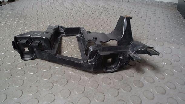Foto: HALTER SCHEINWERFER RECHTS eines BMW X5 3.0 d Sport