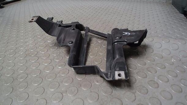 Foto: HALTER SCHEINWERFER RECHTS eines BMW X5 3.0 d Sport