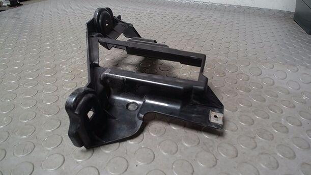 Foto: HALTER SCHEINWERFER RECHTS eines BMW X5 3.0 d Sport