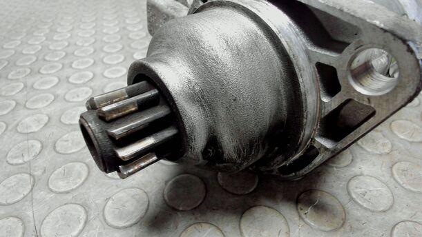 Foto: ANLASSER / STARTER ( VALEO ) eines VW Passat Variant 2.0 TDI DPF Sport