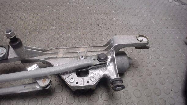 Foto: SCHEIBENWISCHERMOTOR MIT GESTÄNGE VORNE eines Ford Focus Turnier 1.6 TDCi DPF Sport
