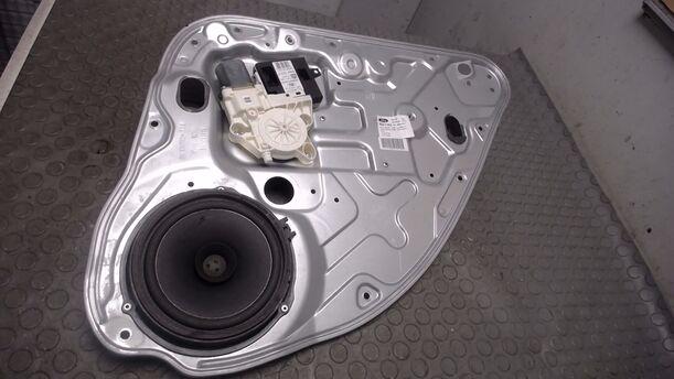 Foto: FENSTERHEBER ELEKTRISCH HINTEN RECHTS ( 4/5 TÜRER ) eines Ford Focus Turnier 1.6 TDCi DPF Sport