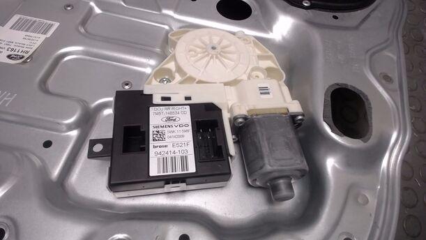 Foto: FENSTERHEBER ELEKTRISCH HINTEN RECHTS ( 4/5 TÜRER ) eines Ford Focus Turnier 1.6 TDCi DPF Sport