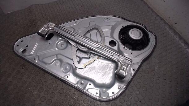Foto: FENSTERHEBER HINTEN LINKS ( 4/5 TÜRER ) eines Ford Focus Turnier 1.6 TDCi DPF Sport