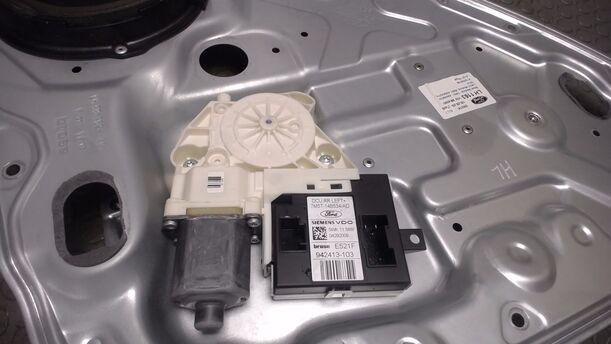 Foto: FENSTERHEBER HINTEN LINKS ( 4/5 TÜRER ) eines Ford Focus Turnier 1.6 TDCi DPF Sport