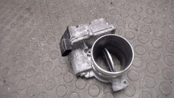 Foto: DROSSELKLAPPENSTUTZEN / DROSSELKLAPPEN eines Ford Focus Turnier 1.6 TDCi DPF Sport