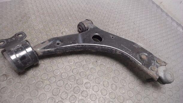 Foto: QUERLENKER VORNE LINKS eines Ford Focus Turnier 1.6 TDCi DPF Sport