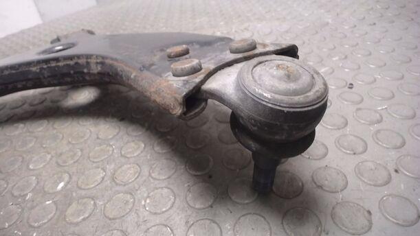 Foto: QUERLENKER VORNE LINKS eines Ford Focus Turnier 1.6 TDCi DPF Sport
