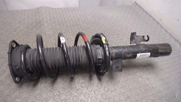 Foto: FEDERBEIN VORNE LINKS eines Ford Focus Turnier 1.6 TDCi DPF Sport