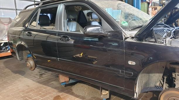 Foto: TÜR VORN RECHTS eines Saab 9-5 Kombi 1.9 TiD Sport