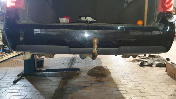 Foto: STOSSFÄNGER/ STOßSTANGE HINTEN ( KOMBI ) eines Saab 9-5 Kombi 1.9 TiD Sport