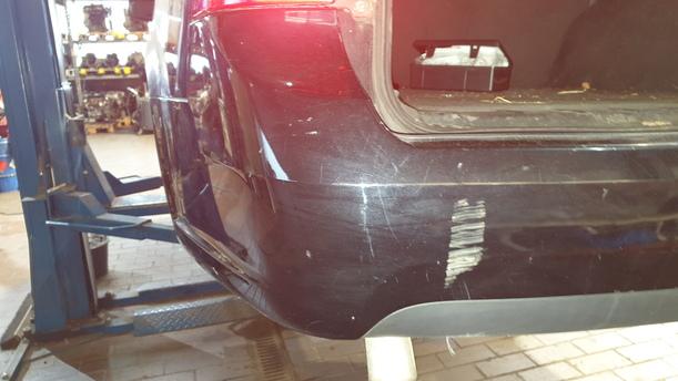 Foto: STOSSFÄNGER/ STOßSTANGE HINTEN ( KOMBI ) eines Saab 9-5 Kombi 1.9 TiD Sport