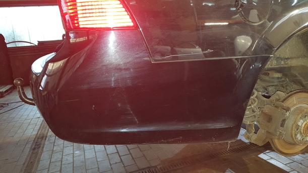 Foto: STOSSFÄNGER/ STOßSTANGE HINTEN ( KOMBI ) eines Saab 9-5 Kombi 1.9 TiD Sport