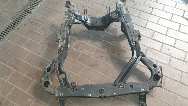 Foto: VORDERACHSE/ ACHSE VORN eines Saab 9-5 Kombi 1.9 TiD Sport