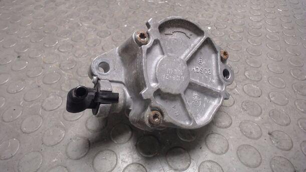 Foto: VAKUUMPUMPE eines Ford Focus Turnier 1.6 TDCi DPF Sport
