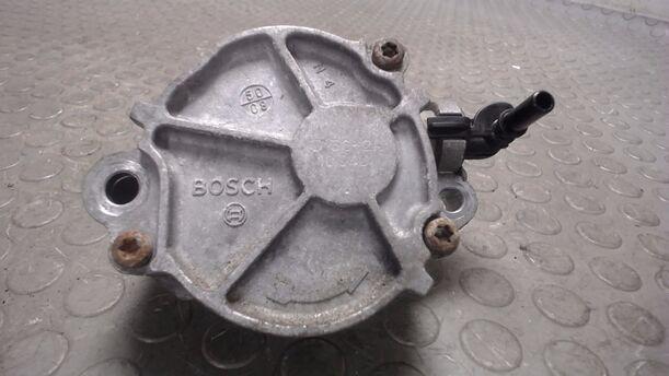 Foto: VAKUUMPUMPE eines Ford Focus Turnier 1.6 TDCi DPF Sport