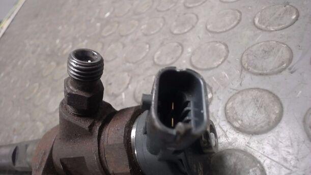 Foto: EINSPRITZVENTIL DIESEL eines Ford Focus Turnier 1.6 TDCi DPF Sport
