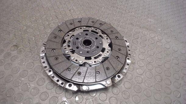 Foto: KUPPLUNGSSCHEIBE / KUPPLUNG eines Ford Focus Turnier 1.6 TDCi DPF Sport