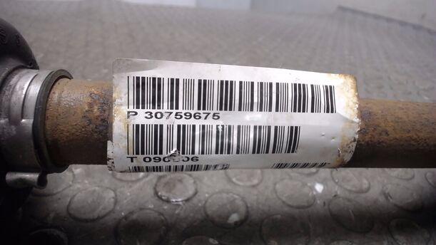 Foto: ANTRIEBSWELLE VORNE LINKS eines Ford Focus Turnier 1.6 TDCi DPF Sport