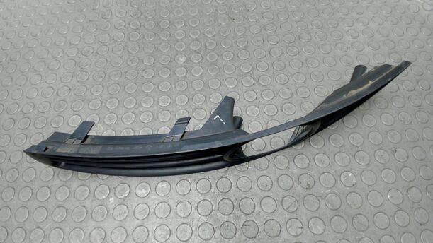 Foto: LUFTGITTER / ZIERGITTER LINKS eines VW Passat Variant 2.0 TDI DPF Sport