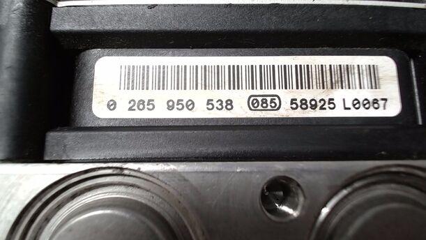 Foto: HAUPTBREMSAGGREGAT ABS eines Saab 9-5 Kombi 1.9 TiD Sport
