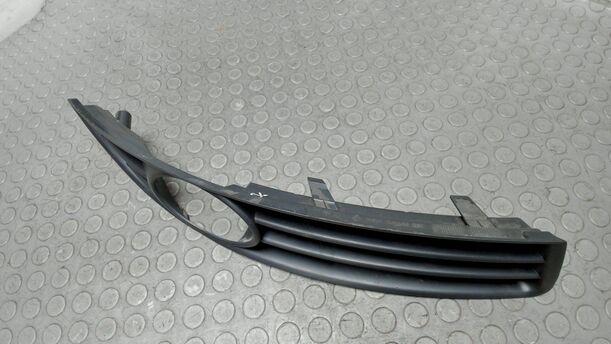 Foto: LUFTGITTER / ZIERGITTER RECHTS eines VW Passat Variant 2.0 TDI DPF Sport
