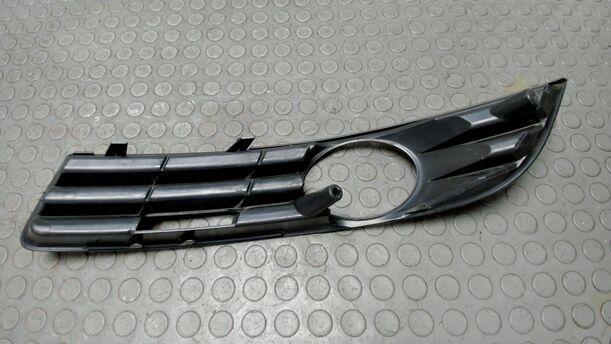 Foto: LUFTGITTER / ZIERGITTER RECHTS eines VW Passat Variant 2.0 TDI DPF Sport