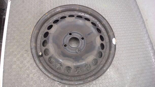 Foto: STAHLFELGE 6X15 ET39 eines Opel Corsa 1.4 16V Sport