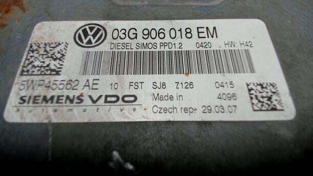 Foto: STEUERGERÄT EINSPRITZUNG / MOTORSTEUERGERÄT eines VW Passat Variant 2.0 TDI DPF Sport