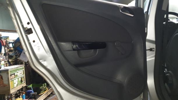 Foto: TÜR HINTEN LINKS eines Opel Corsa 1.2 16V Sport